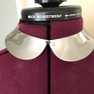 Silver Louis Vuitton neckless